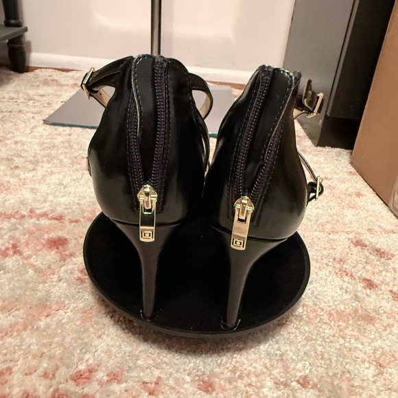 Liz Claiborne Black Strappy Heels - Picture 3 of 4